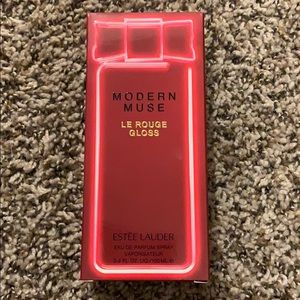 Modern muse le rouge gloss